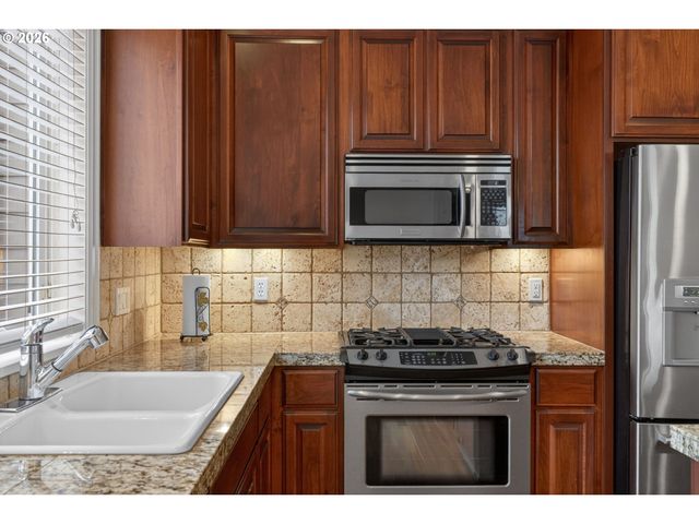 14533 WALNUT GROVE Way, Oregon City, OR 97045