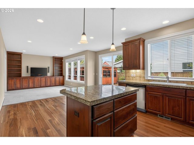 14533 WALNUT GROVE Way, Oregon City, OR 97045
