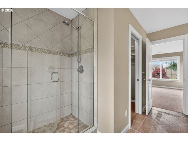 14533 WALNUT GROVE Way, Oregon City, OR 97045