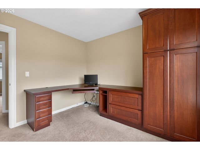 14533 WALNUT GROVE Way, Oregon City, OR 97045