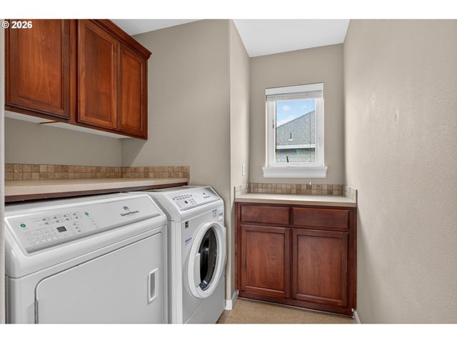 14533 WALNUT GROVE Way, Oregon City, OR 97045