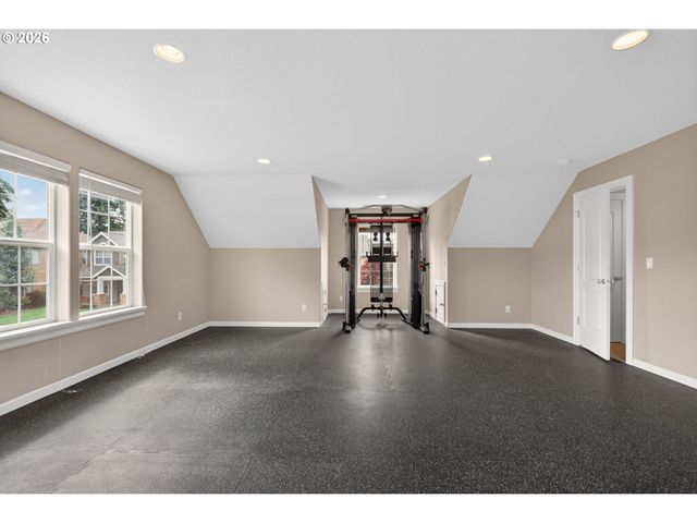 14533 WALNUT GROVE Way, Oregon City, OR 97045
