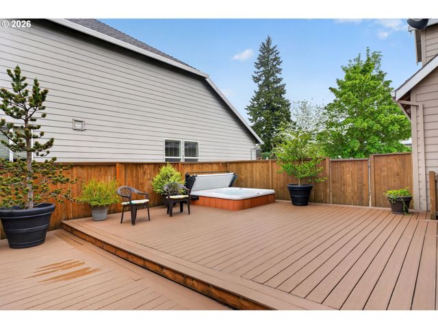 14533 WALNUT GROVE Way, Oregon City, OR 97045