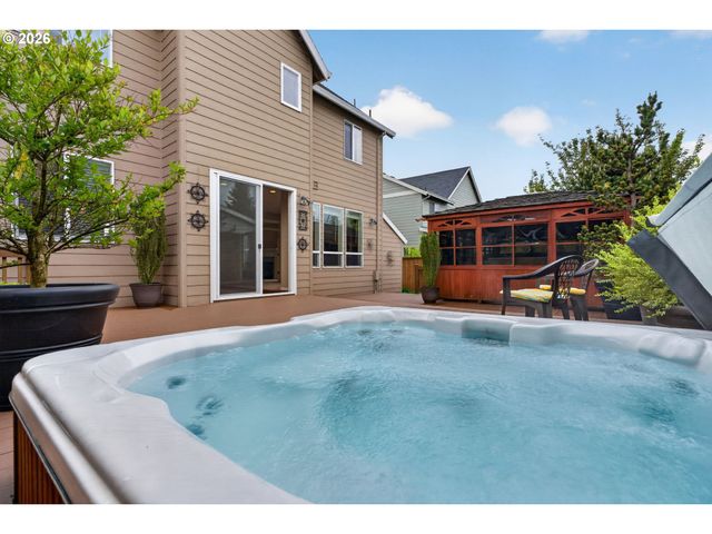 14533 WALNUT GROVE Way, Oregon City, OR 97045
