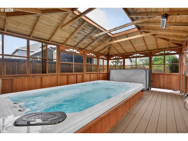 14533 WALNUT GROVE Way, Oregon City, OR 97045