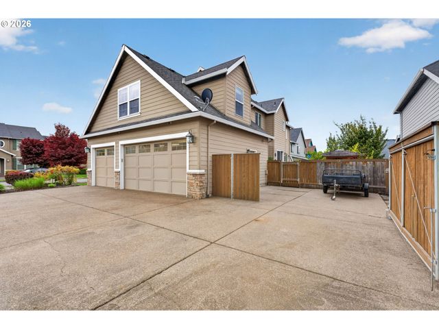 14533 WALNUT GROVE Way, Oregon City, OR 97045