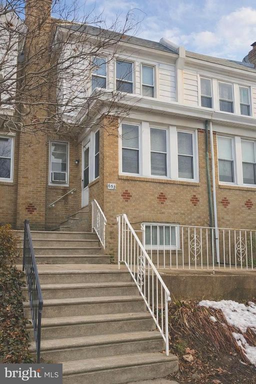652 JAMESTOWN ST, Philadelphia, PA 19128