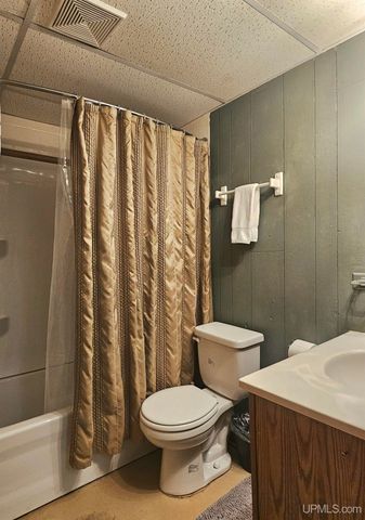 477 Sundance Road, Wakefield, MI 49968