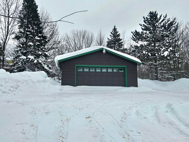 477 Sundance Road, Wakefield, MI 49968