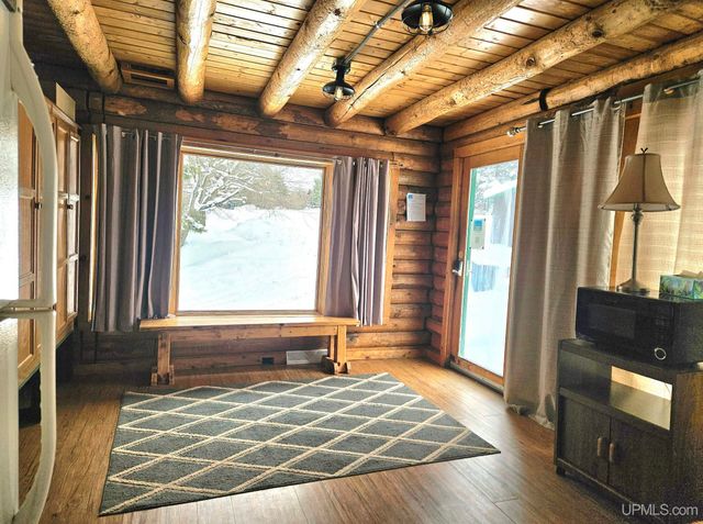 477 Sundance Road, Wakefield, MI 49968