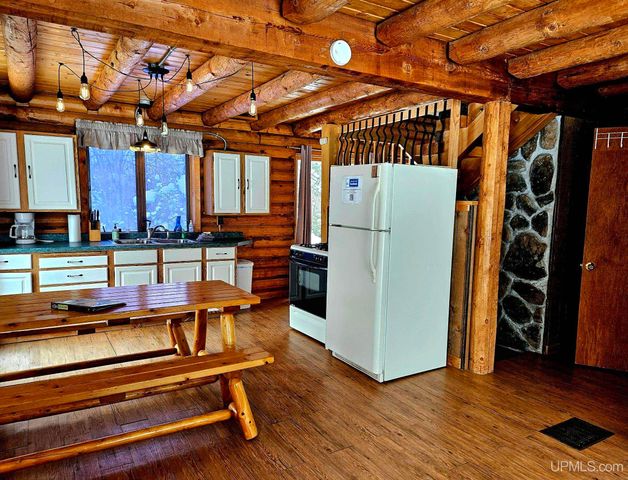 477 Sundance Road, Wakefield, MI 49968