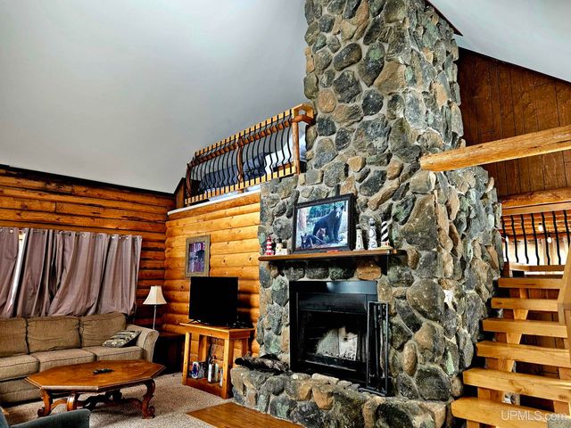 477 Sundance Road, Wakefield, MI 49968