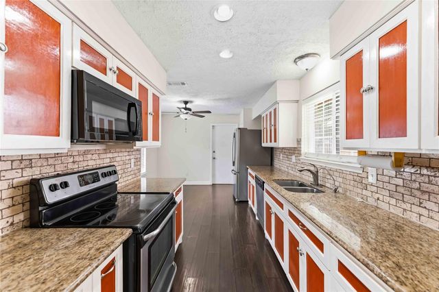 3415 Honey Creek Drive, Houston, TX 77082