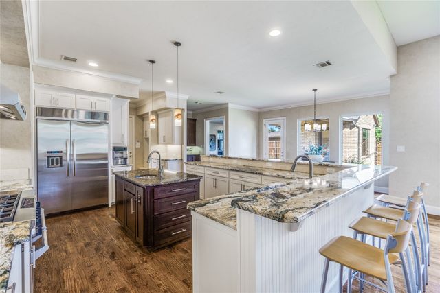 5650 Charlestown Drive, Dallas, TX 75230