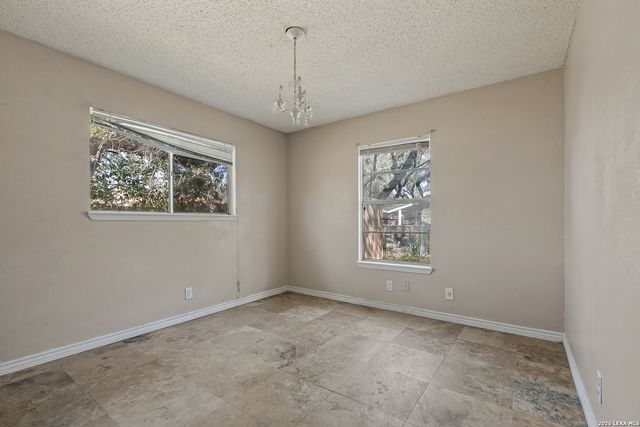 304A Fox Run, Devine, TX 78016