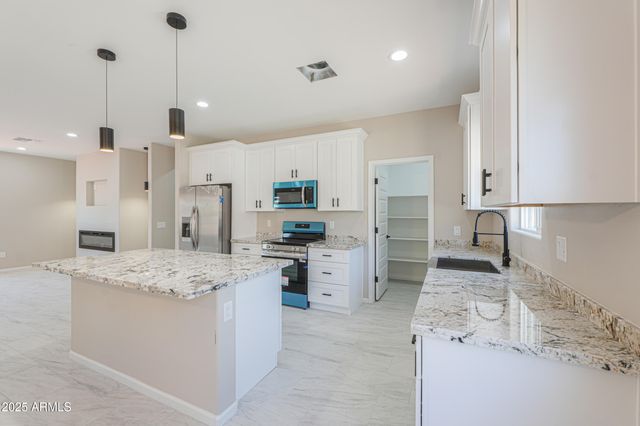 229 E Cedar Avenue, Casa Grande, AZ 85122