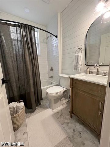 3062 Driftwood WAY 4301, Naples, FL 34109