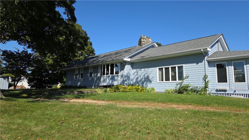 4 Pearl Street, Coventry, RI 02816