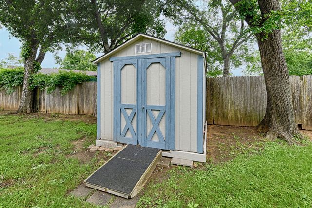 531 Himes Drive, Euless, TX 76039