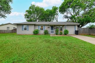 531 Himes Drive, Euless, TX 76039