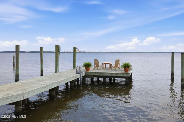 110 E Dowry Creek, Belhaven, NC 27810
