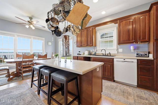 110 E Dowry Creek, Belhaven, NC 27810