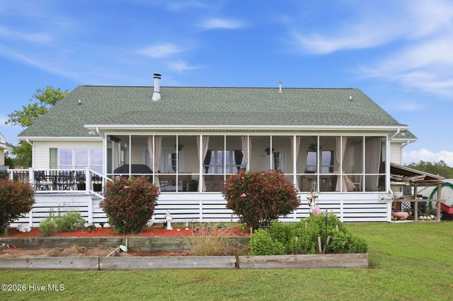110 E Dowry Creek, Belhaven, NC 27810