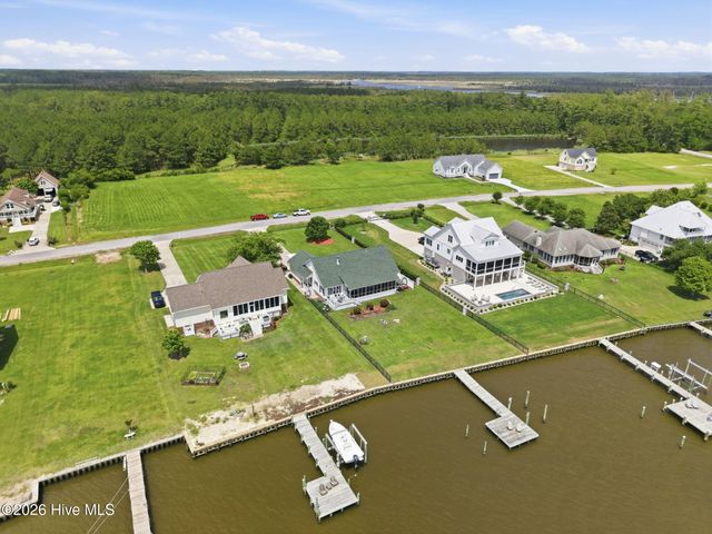110 E Dowry Creek, Belhaven, NC 27810