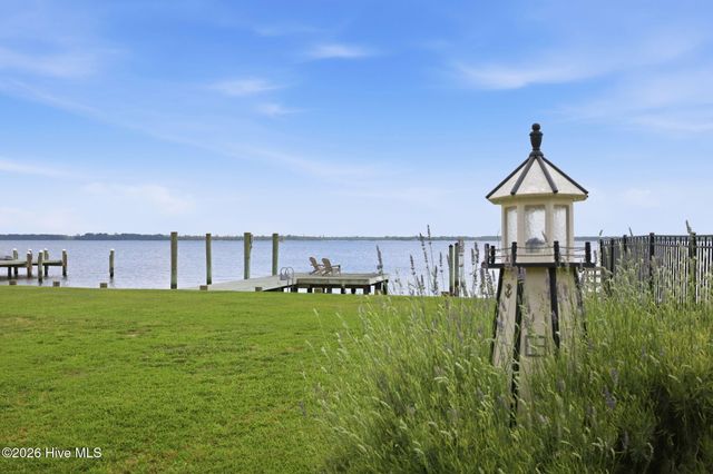 110 E Dowry Creek, Belhaven, NC 27810