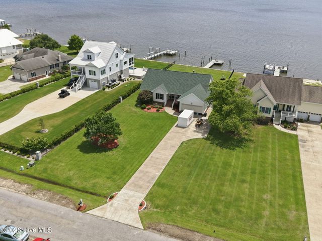 110 E Dowry Creek, Belhaven, NC 27810