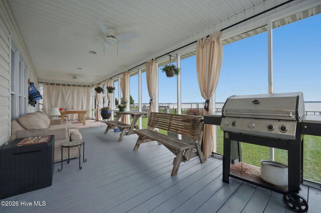 110 E Dowry Creek, Belhaven, NC 27810