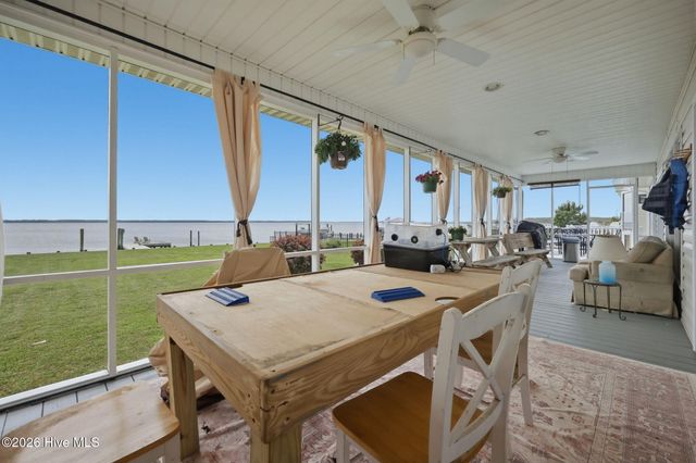110 E Dowry Creek, Belhaven, NC 27810