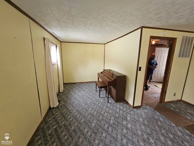 1011 Walnut Street, Owosso, MI 48867