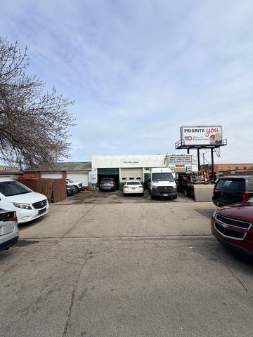 5256 W Diversey Avenue, Chicago, IL 60639
