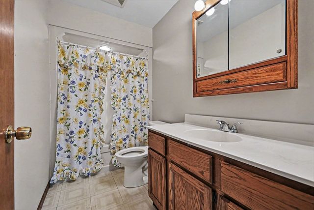 217 E Sunset Avenue, Sandwich, IL 60548
