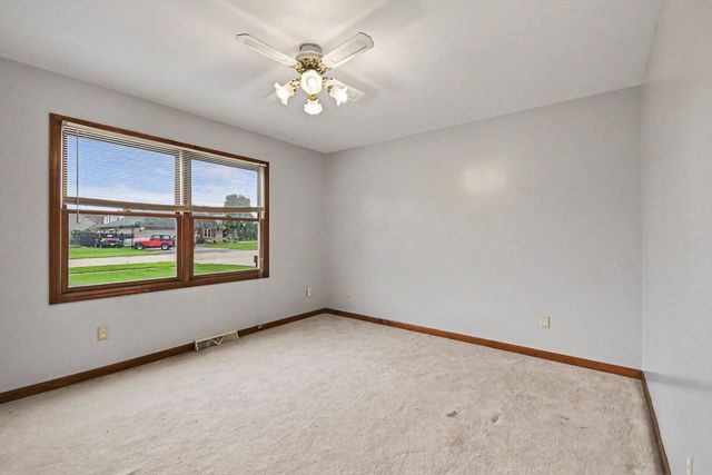 217 E Sunset Avenue, Sandwich, IL 60548