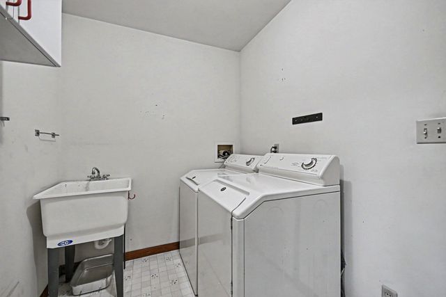 217 E Sunset Avenue, Sandwich, IL 60548