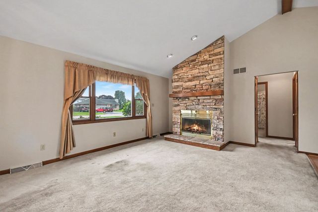217 E Sunset Avenue, Sandwich, IL 60548