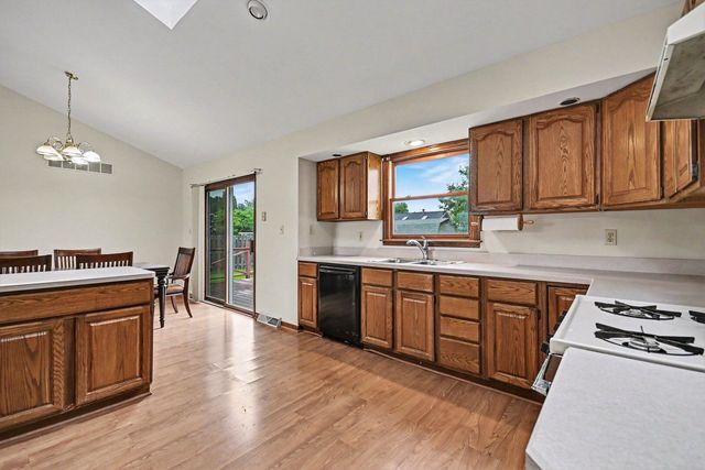217 E Sunset Avenue, Sandwich, IL 60548