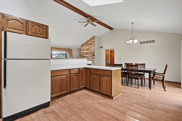 217 E Sunset Avenue, Sandwich, IL 60548