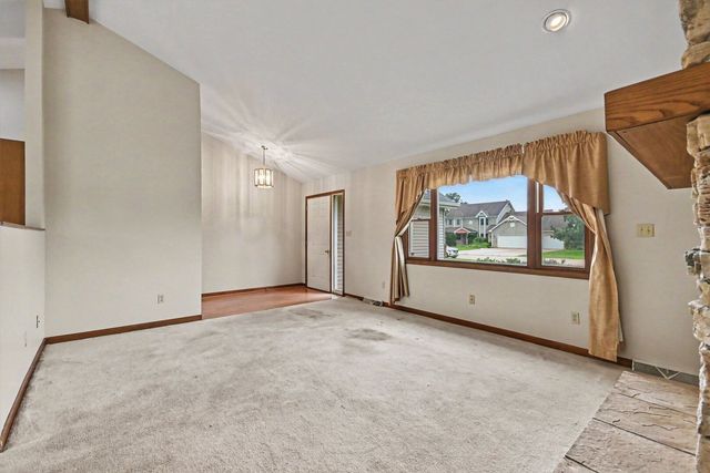 217 E Sunset Avenue, Sandwich, IL 60548