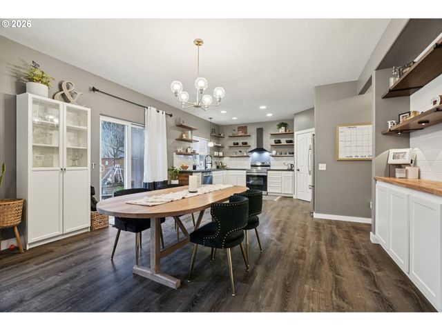 13165 Wickiup Dr, Oregon City, OR 97045