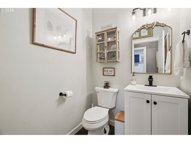 13165 Wickiup Dr, Oregon City, OR 97045