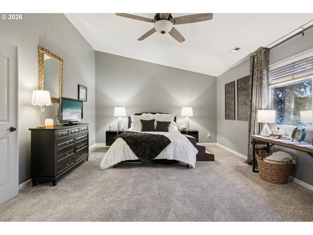 13165 Wickiup Dr, Oregon City, OR 97045