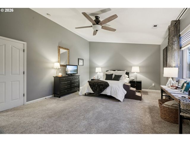 13165 Wickiup Dr, Oregon City, OR 97045