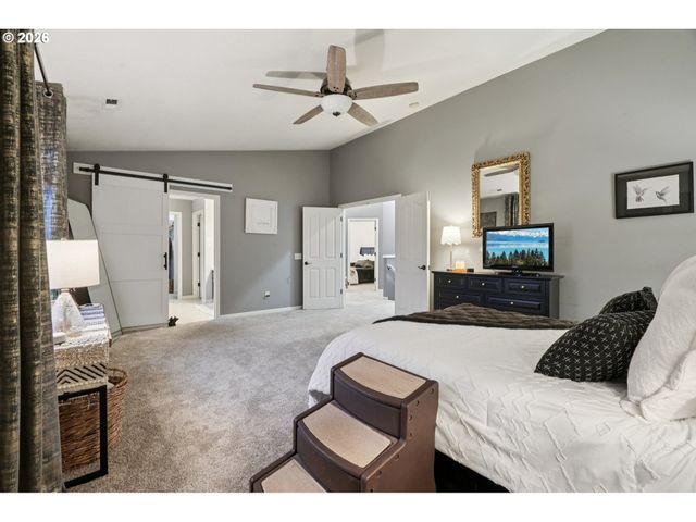 13165 Wickiup Dr, Oregon City, OR 97045