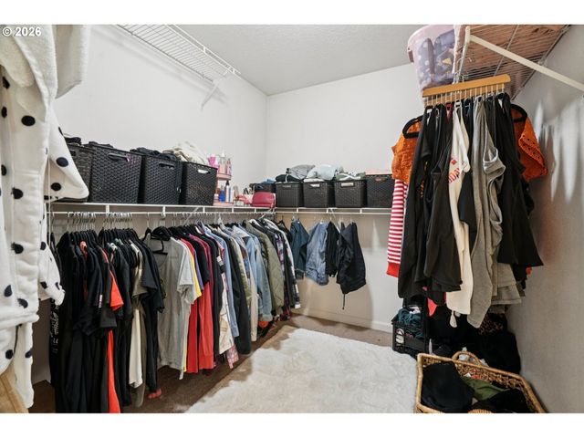 13165 Wickiup Dr, Oregon City, OR 97045