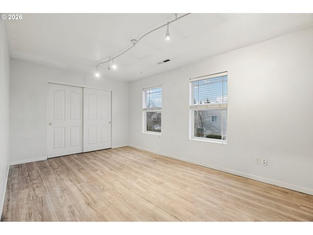 13165 Wickiup Dr, Oregon City, OR 97045