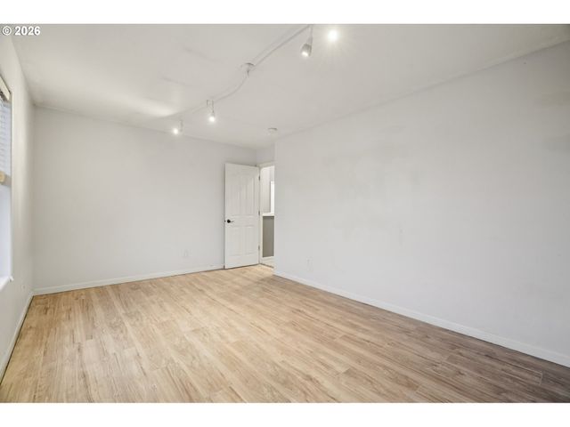 13165 Wickiup Dr, Oregon City, OR 97045