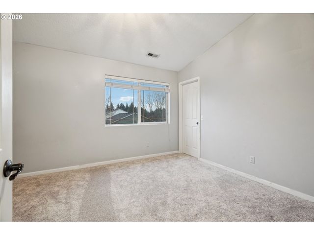 13165 Wickiup Dr, Oregon City, OR 97045